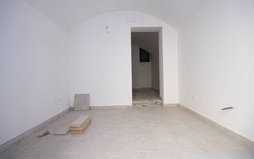 Locale commerciale (Centro storico) Via Roma