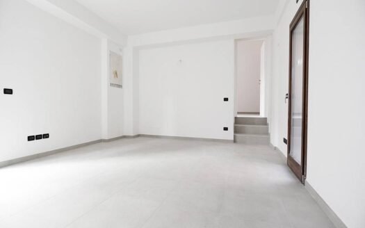 Locale commerciale (Centro storico) Via Simeonibus