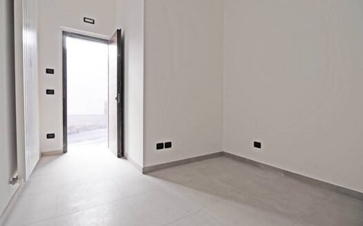 Locale commerciale (Centro storico) Via Simeonibus