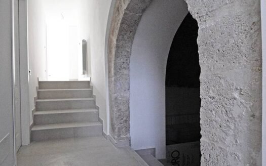 Locale commerciale (Centro storico) Via Simeonibus