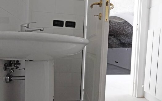 Locale commerciale (Centro storico) Via Simeonibus