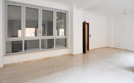 Affittasi ampio locale su due livelli in centro storico