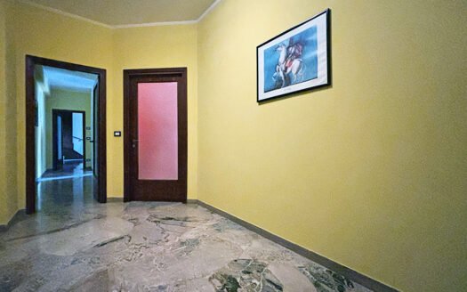 Vendesi appartamento su due livelli in Via Strinella