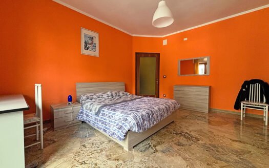 Vendesi appartamento su due livelli in Via Strinella