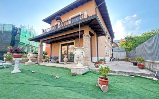 Villa unifamiliare nell'immediata periferia