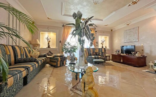 Villa unifamiliare nell'immediata periferia