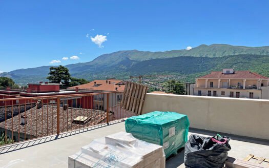 Cielo terra indipendente alle spalle del Corso