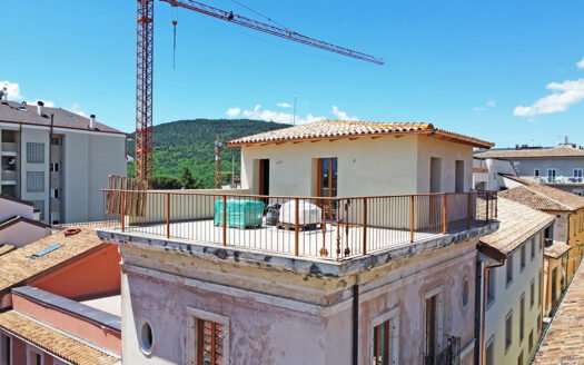 Cielo terra indipendente alle spalle del Corso