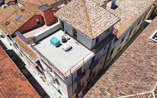 Cielo terra indipendente alle spalle del Corso