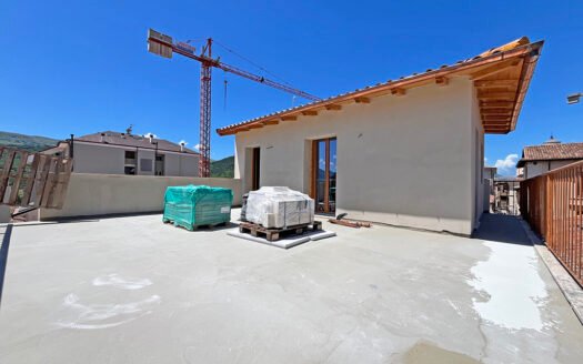 Cielo terra indipendente alle spalle del Corso