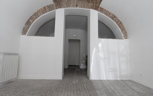 Affittasi locali commerciali varie metrature in centro storico