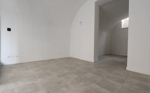 Affittasi locali commerciali varie metrature in centro storico