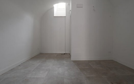 Affittasi locali commerciali varie metrature in centro storico