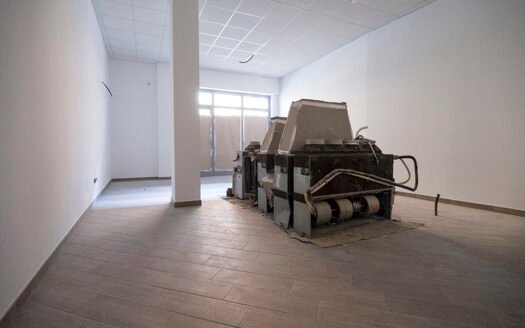 Locali commerciali in Via Sallustio