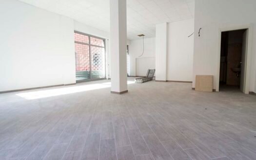 Locali commerciali in Via Sallustio