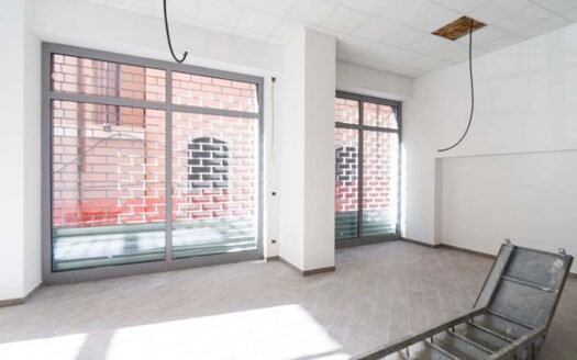 Locali commerciali in Via Sallustio