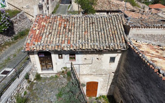 Complesso immobiliare a Calascio