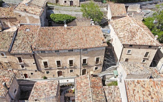 Complesso immobiliare a Calascio