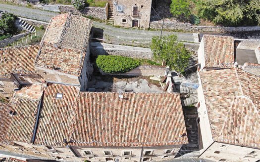 Complesso immobiliare a Calascio