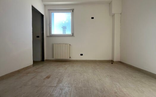 Vendesi fabbricato ad uso ufficio