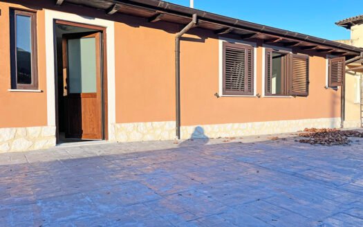 Affittasi solo a referenziati in zona fuori Porta Napoli