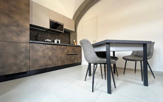 Centralissimo appartamento indipendente con cortile esclusivo