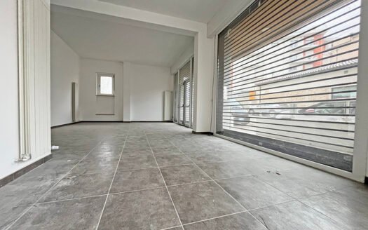 Ampio locale commerciale di nuova costruzione