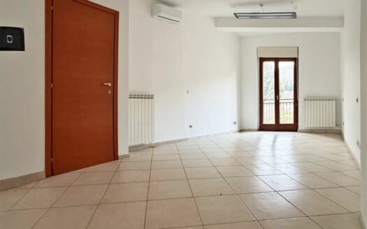 L’Aquila-Pettino: Bilocale ideale uso abitativo e uso studio