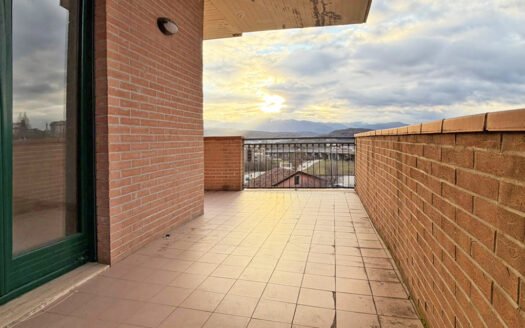 L’Aquila-Pettino: Bilocale ideale uso abitativo e uso studio