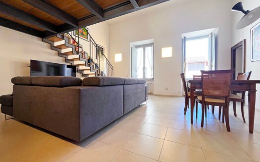 Elegante appartamento con cantina in centro storico