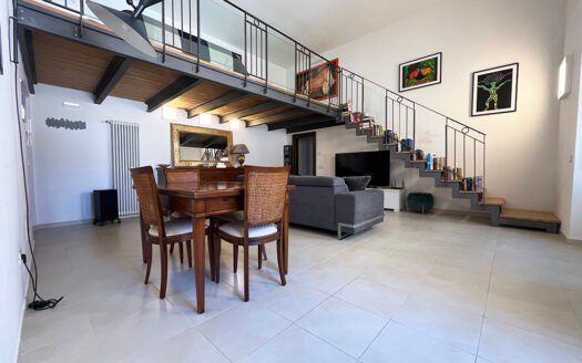 Elegante appartamento con cantina in centro storico