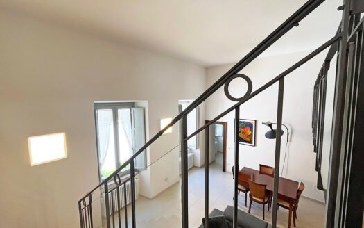 Elegante appartamento con cantina in centro storico