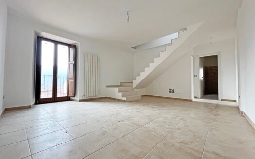 Duplex in vendita con ascensore, garage e cantina