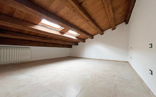 Duplex in vendita con ascensore, garage e cantina