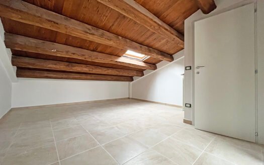 Duplex in vendita con ascensore, garage e cantina