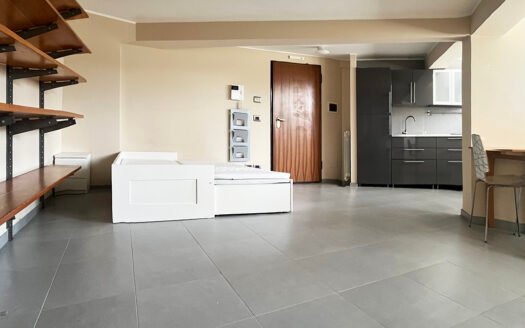 Affittasi monolocale in zona Pettino