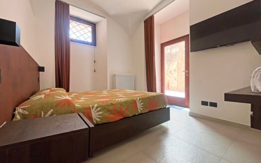 Affittasi appartamento indipendente con cortile e posto auto