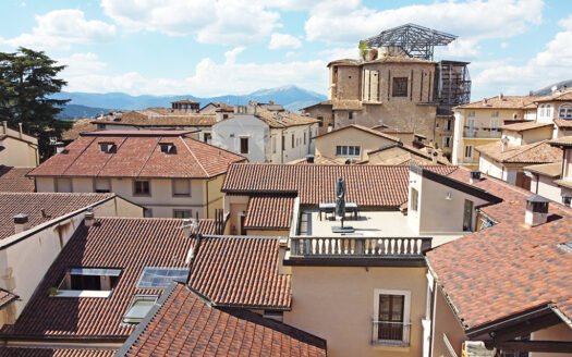 Appartamento con spazi da vivere e una terrazza tutta da godere.