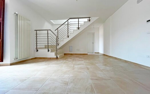 Duplex in vendita con ascensore, garage e cantina