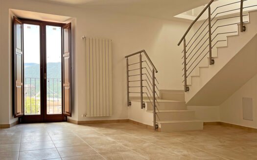 Duplex in vendita con ascensore, garage e cantina