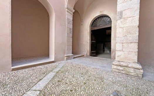 Illustre Palazzo nobiliare in vendita